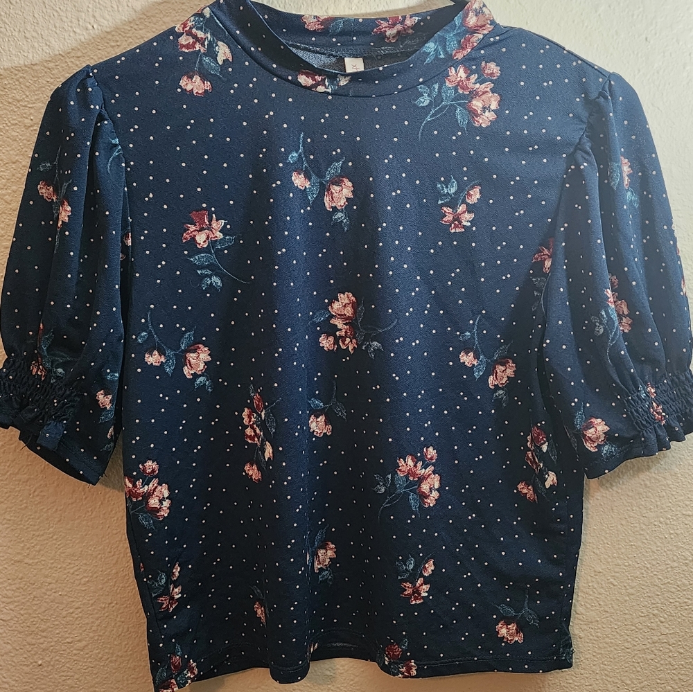 Xhilaration Floral Crop Top Soze Medium